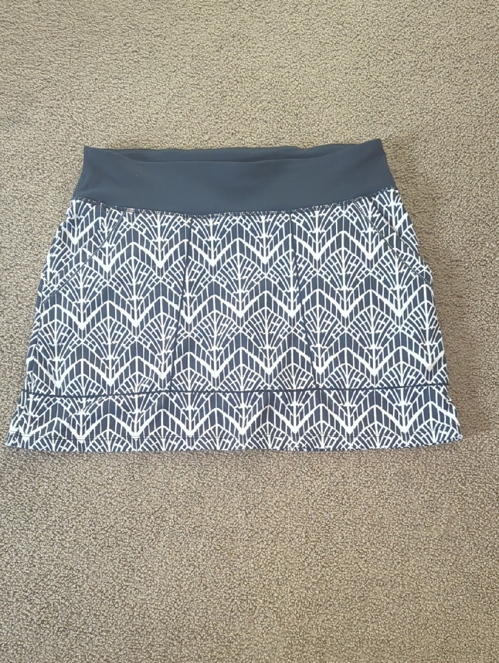 Title Nine Black and White Geometric Mini Skirt Skort Small